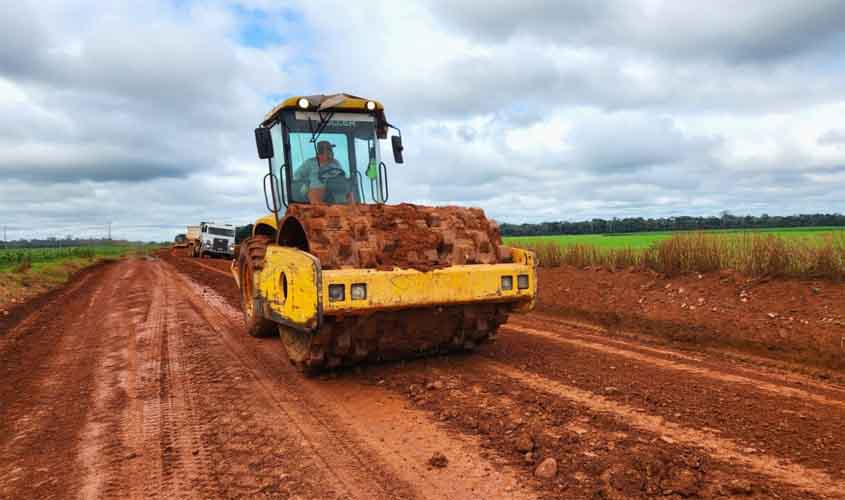 Linha 101, que dá acesso a União Bandeirantes, recebe infraestrutura do governo de RO