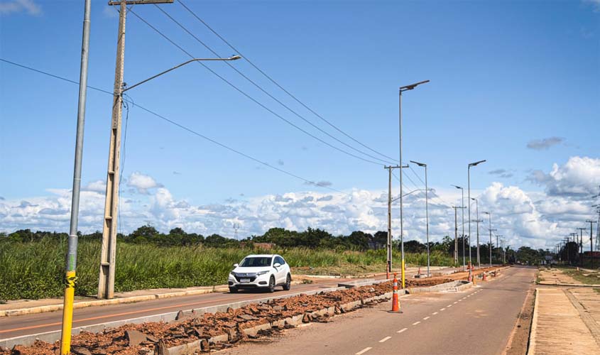 Nova iluminação na Estrada dos Periquitos melhora vida de moradores