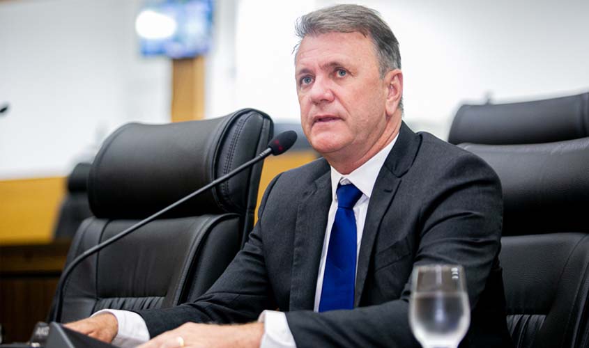 Luizinho Goebel destina R$ 265 mil para caminhonete em Parecis