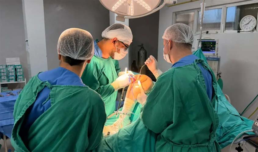 Hospital de Retaguarda de RO faz 1ª cirurgia de prótese de joelho