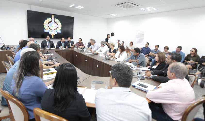 Secretários municipais de saúde se reúnem com deputados estaduais