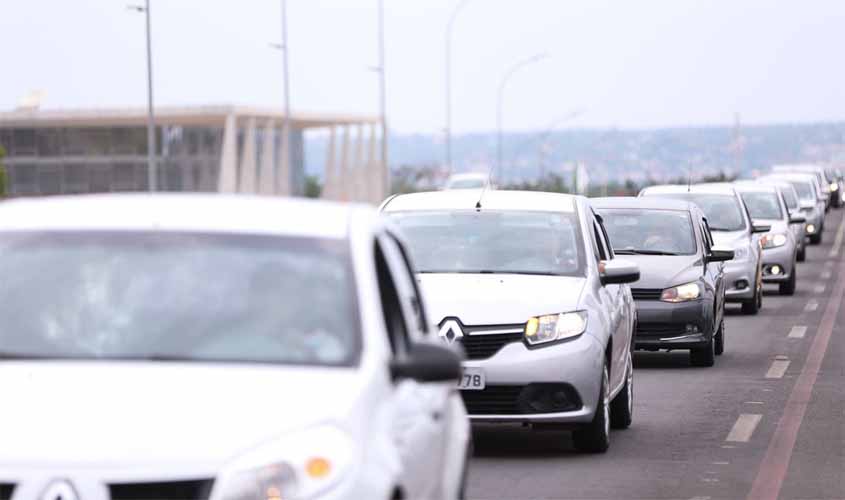 Governo regulamenta inscrição de motorista de aplicativo no INSS