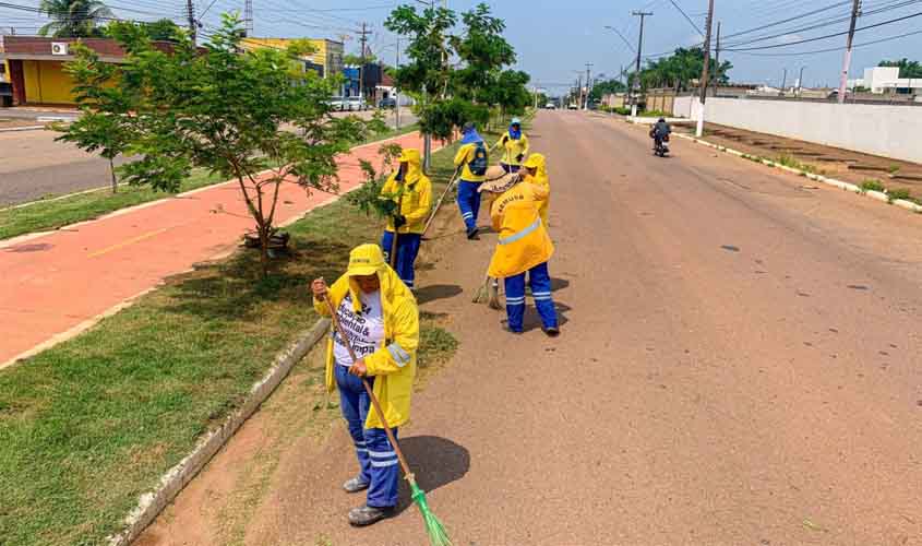 Prefeitura de Porto Velho parabeniza profissionais da limpeza pública no Dia do Gari