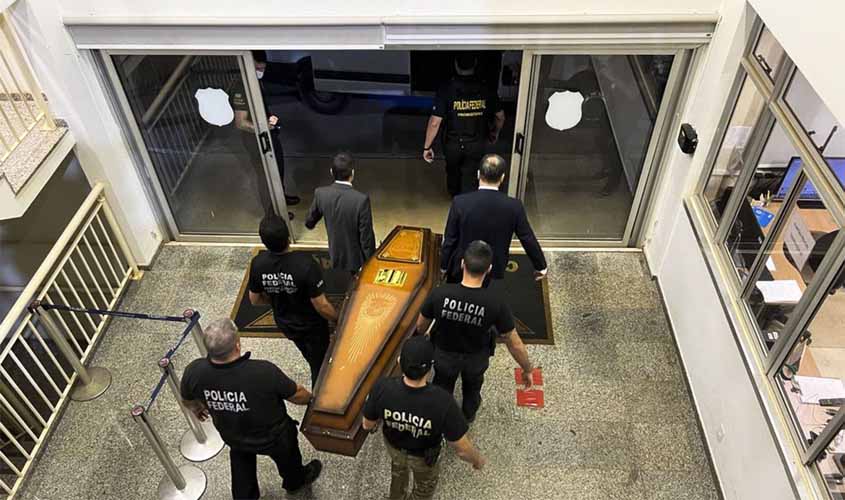 Avião da PF chega a Brasília com restos mortais de desaparecidos