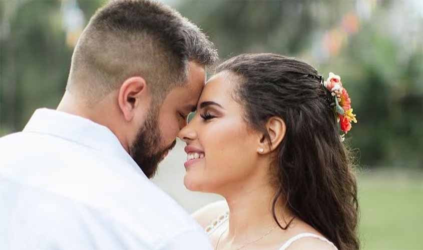 Ex-noivo lamenta morte de blogueira que casou sozinha: “Estou acabado”