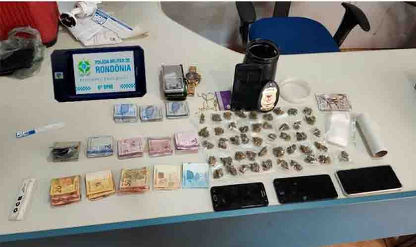 Polícia Militar prende dupla por tráfico de drogas