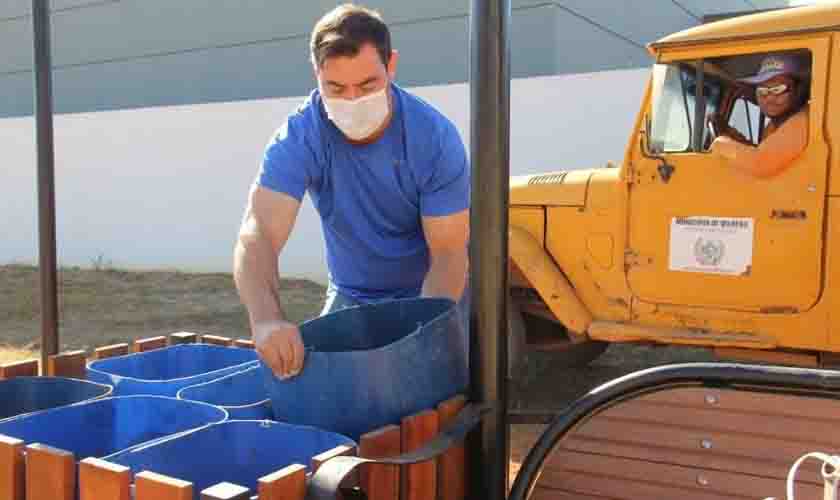 Praças são recuperadas através de trabalho da Secretaria Municipal de Esportes