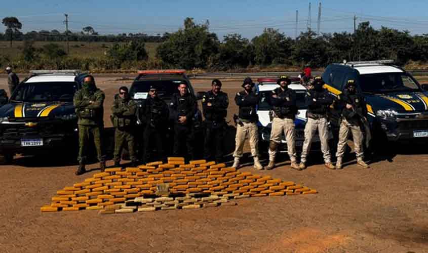 PRF prende dupla por tráfico de drogas após perseguição na BR-364, em Porto Velho