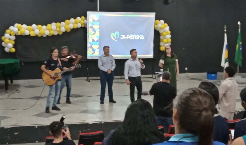 Cuidadores e monitores escolares recebem capacitação