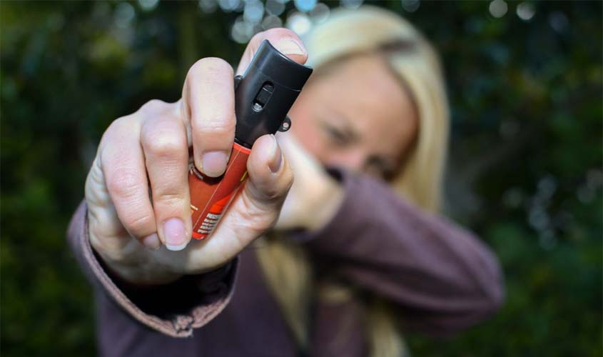 Spray de pimenta para mulher é medida paliativa, diz promotora