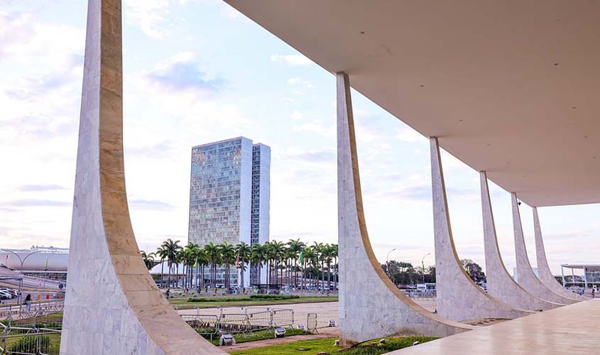 Associação Nacional dos Prefeitos questiona Lei da Dosimetria no STF   