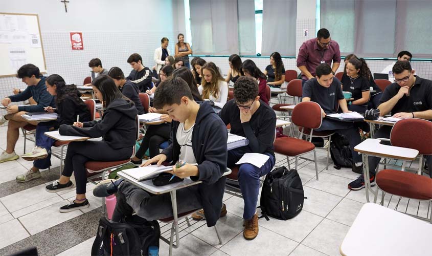 Educação financeira pode entrar no currículo escolar