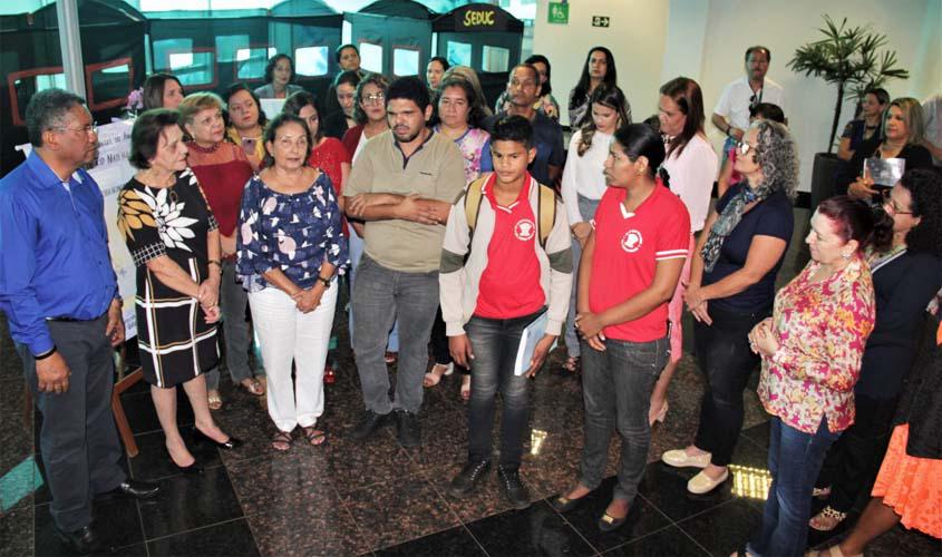 Livro em braille “Encanto do rio Madeira: Histórias Ribeirinhas” é lançado em Porto Velho