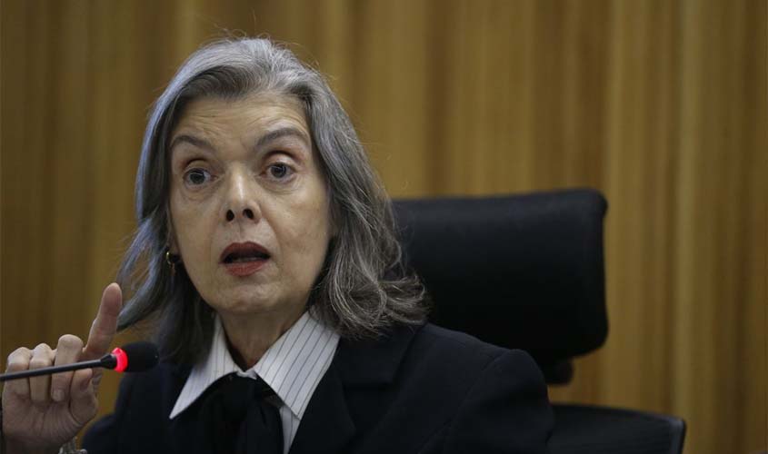 Cármen Lúcia arquiva pedido de investigação contra Moro feito por PT