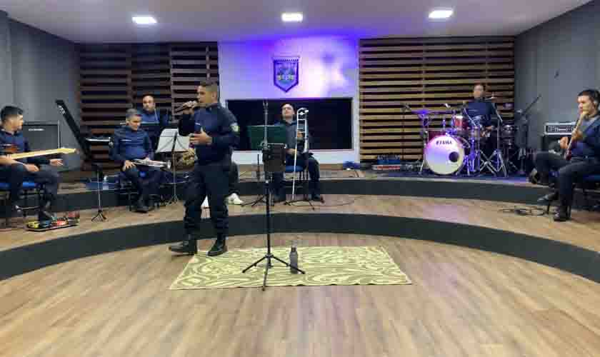 Policia Militar entrega sala com revestimento acústico para Banda de Música da PMRO