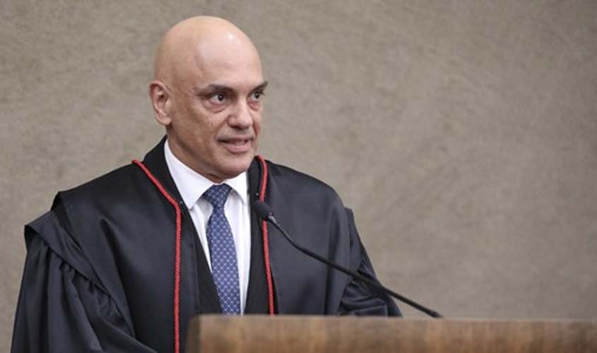 Ministro Alexandre de Moraes é empossado presidente do TSE em sessão solene nesta terça (16)