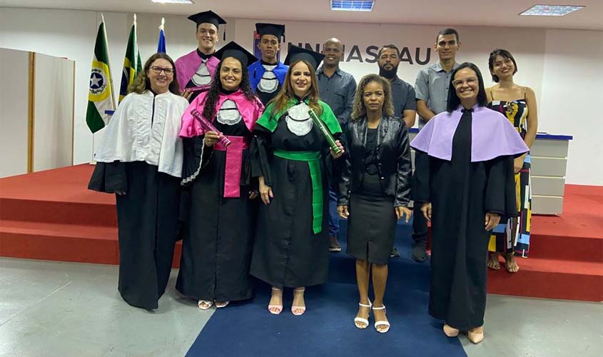 UNINASSAU realiza colação de grau de alunos dos cursos em EAD