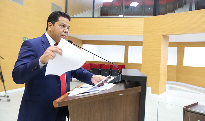 Deputado Jair Montes comemora negativa da Aneel no reajuste da tarifa de energia em RO