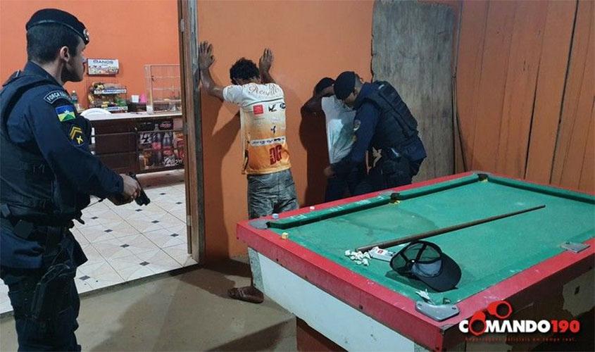 PM fecha boca de fumo que funcionava em bar