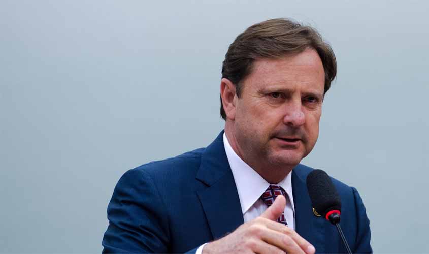 TSE mantém candidatura de Acir Gurgacz no rádio e na televisão