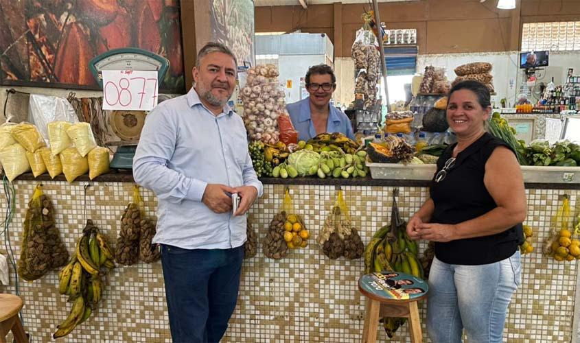 Fogaça visita permissionários do Mercado Central e fecha compromisso para melhorias no local