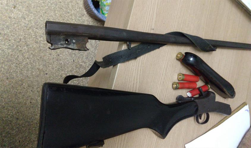 Fiscalização Ambiental: BPA apreende arma de fogo e madeira em Cujubim