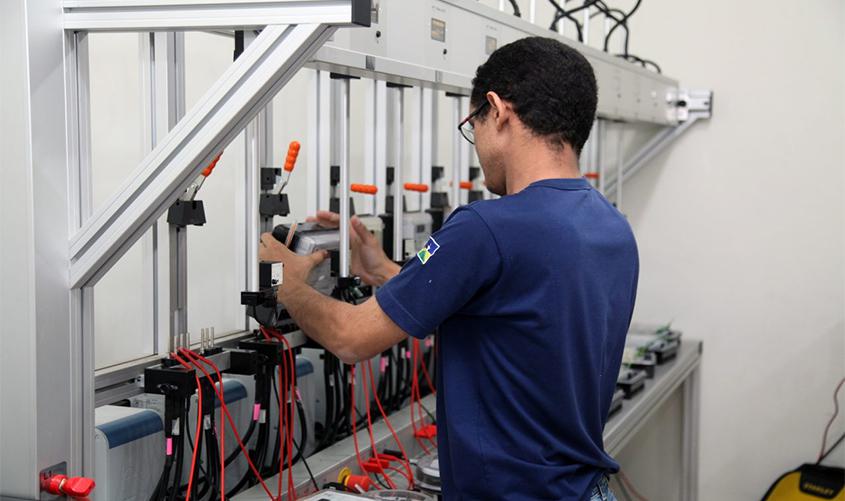 Como garantia de direitos, consumidor pode acompanhar medição do relógio de energia elétrica no Ipem em Rondônia