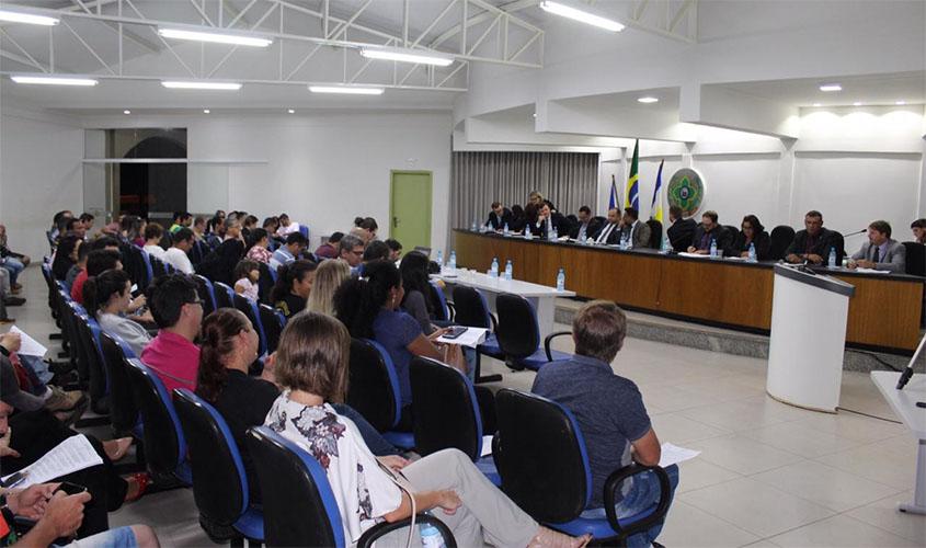 Vereadores aprovam criação da escola e biblioteca do legislativo