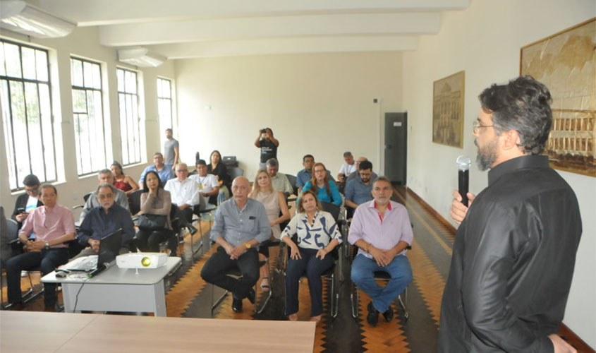 Prefeitura apresenta projeto de melhoramento da Carlos Gomes