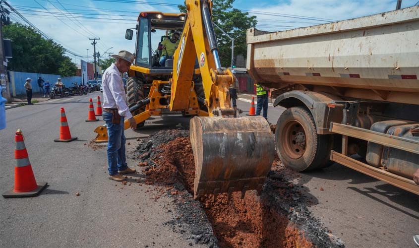 Drenagem em cruzamento da Mamoré com Vieira Caúla