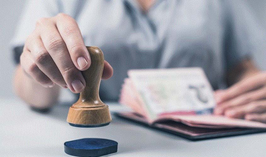 TST mantém bloqueio do passaporte e saída do Brasil