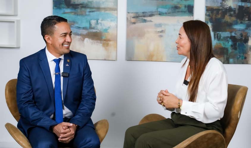 Eyder Brasil homenageia 400 jornalistas