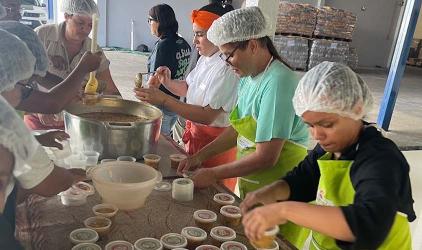 Prefeitura realiza nova etapa da oficina de culinária 'Sabores e Vínculos'