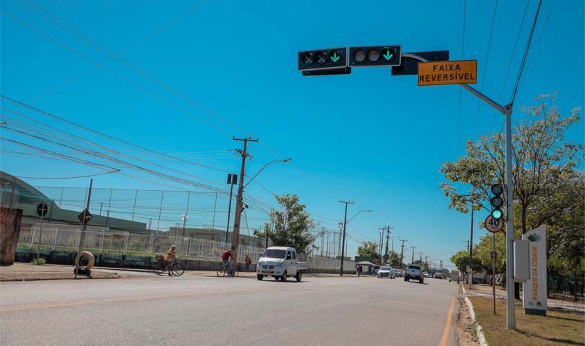 Faixa reversível na avenida Calama melhora fluxo de veículos