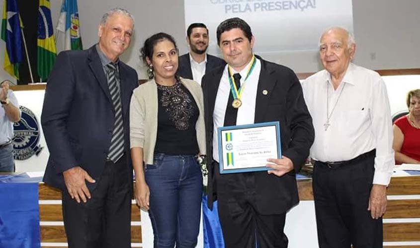 Técnico Tributário da Sefin recebe medalha do Mérito Legislativo
