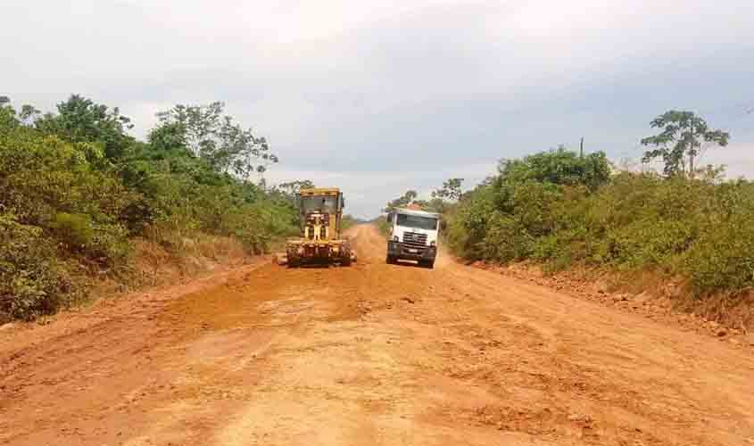 Equipe técnica do DER inspeciona trabalhos executados na RO-133, conhecida como “Rodovia do Calcário”