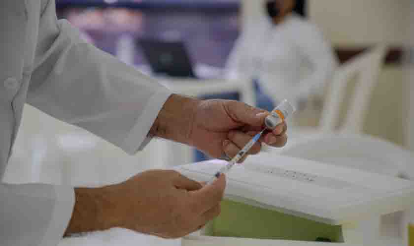 Vacinação contra a covid-19 está com horário de atendimento alterado