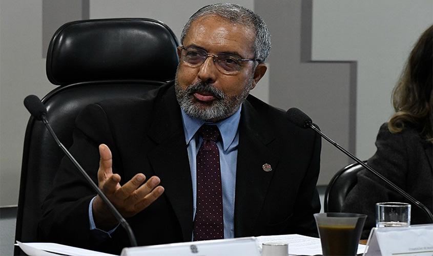 Proposta acaba com auxílio-moradia para senadores e deputados  