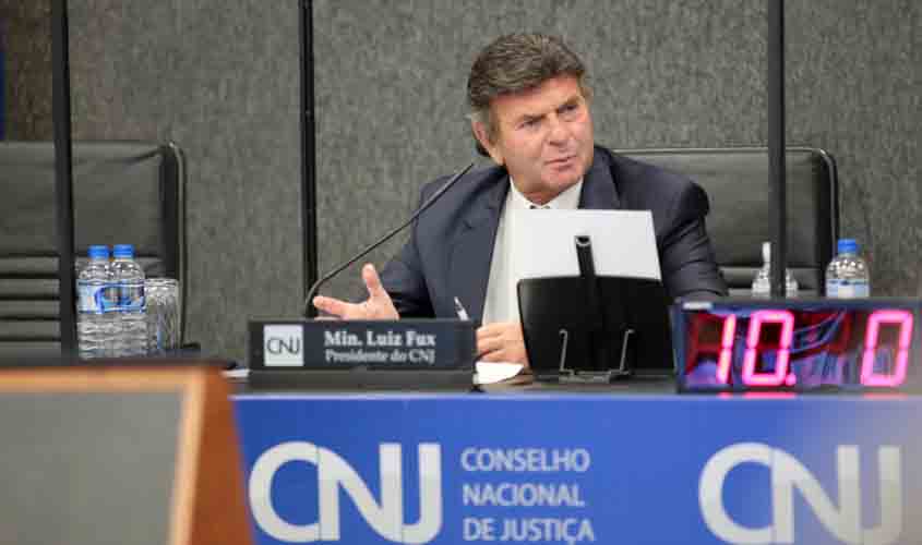 Em última sessão do ano, Fux aponta para a importância de recomeçar