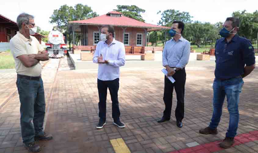 Prefeitura recebe obras da Estrada de Ferro da Santo Antônio
