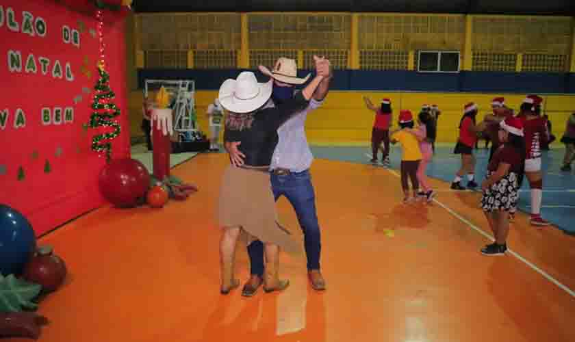 Aulão de Natal reúne participantes no Ginásio Dudu