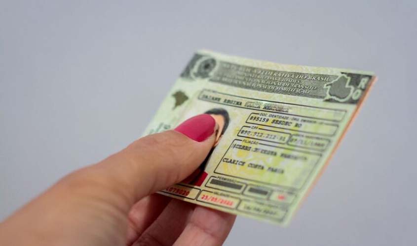 RO faz primeira entrega da CNH Social