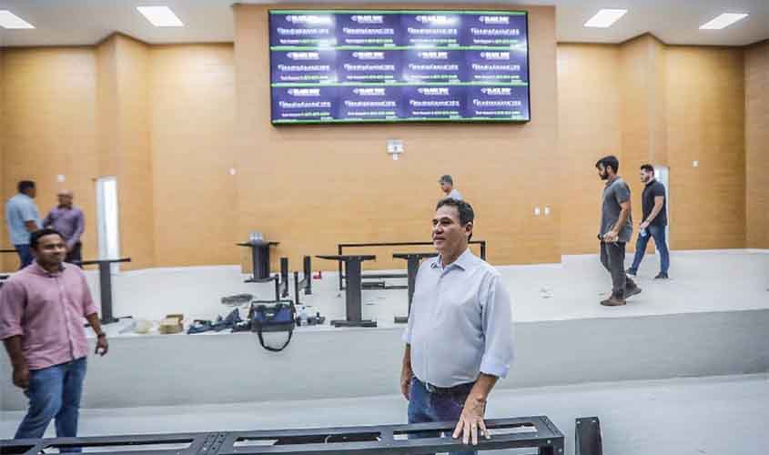 Maurão verifica últimos ajustes na nova sede da Assembleia Legislativa, que será inaugurada dia 22