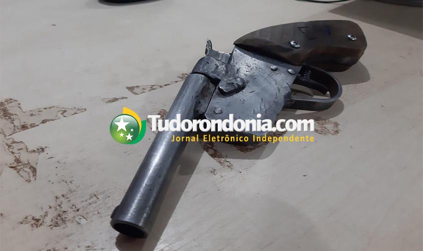Polícia prende jovem portando arma caseira na zona leste 