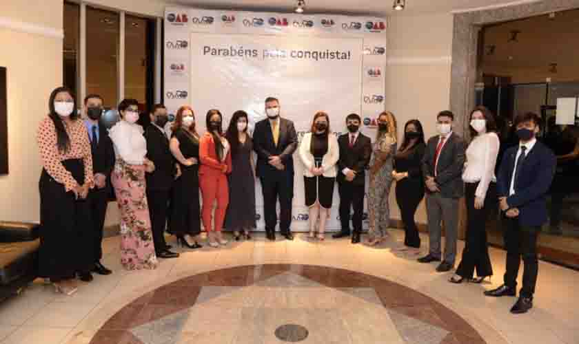 OAB entrega credenciais para 15 novos advogados; primeira solenidade da gestão Márcio Nogueira foi marcada pela emoção