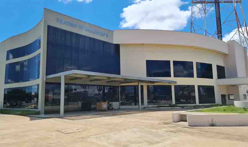 Alex Redano reforça pedido para que Teatro Estadual em Ariquemes possa ser utilizado para atender pacientes