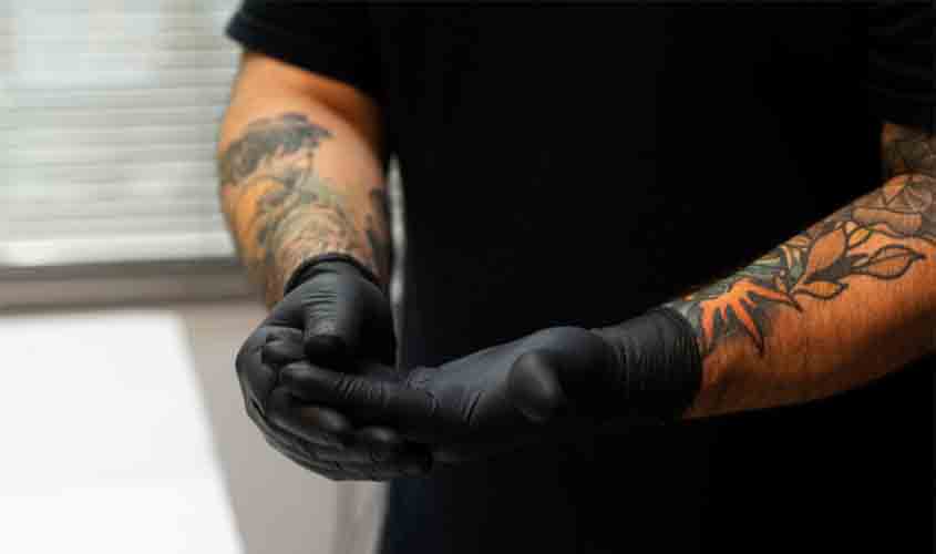 Remoção de tatuagem pode ser um processo mais fácil e sem traumas