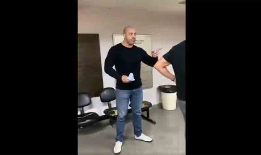 Preso, Daniel Silveira bate boca com funcionária do IML por se recusar a usar máscara (VÍDEO)