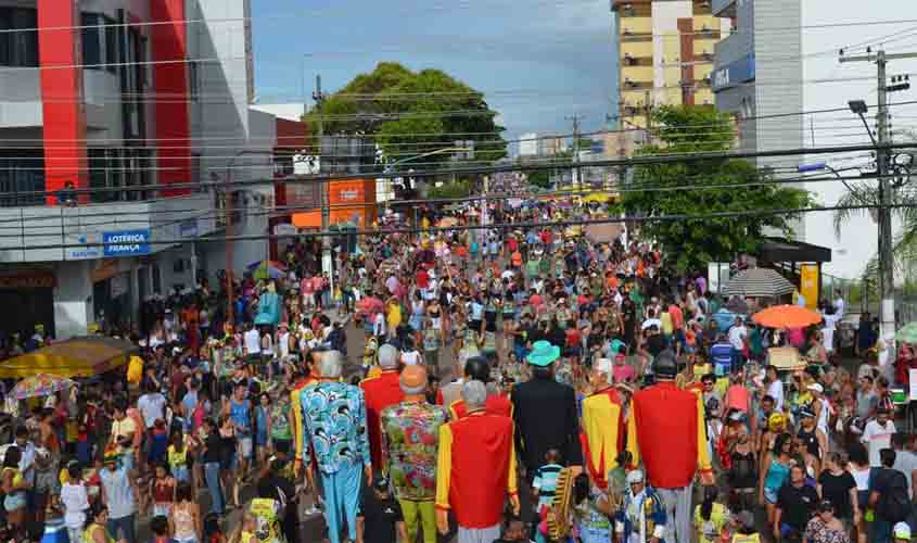 Deus, o Carnaval e a Covid-19