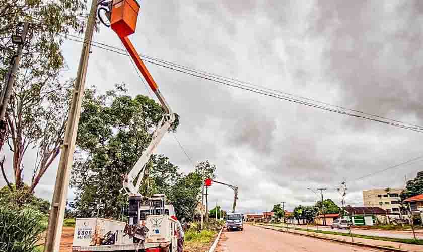 Rua Venezuela recebe iluminação pública com lâmpadas de LED